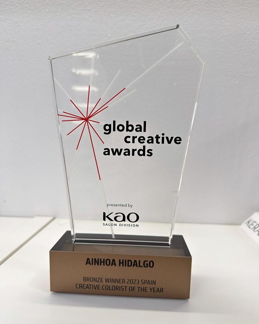 Trofeo de los Global Creative Awards 2023 de KAO Salon Division a nombre de Ainhoa Hidalgo