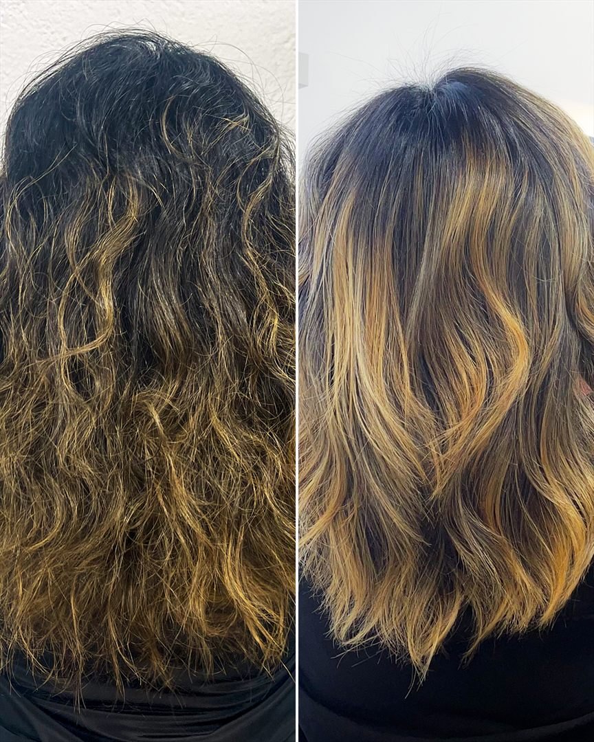Antes y después de una morena iluminada con balayage dorado
